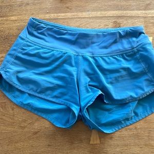 Lululemon low rise speed up 2.5”